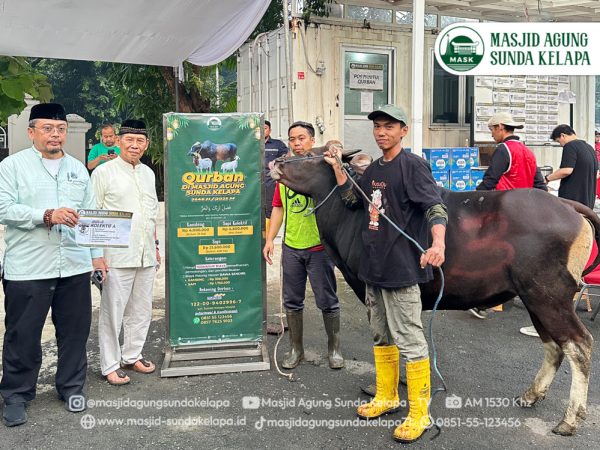 Qurban Idul Adha 1446 H, Masjid Agung Sunda Kelapa Sembelih 15 Ekor Sapi dan 26 Ekor Kambing Qurban Idul Adha 1446 H, Masjid Agung Sunda Kelapa Sembelih 15 Ekor Sapi dan 26 Ekor Kambing