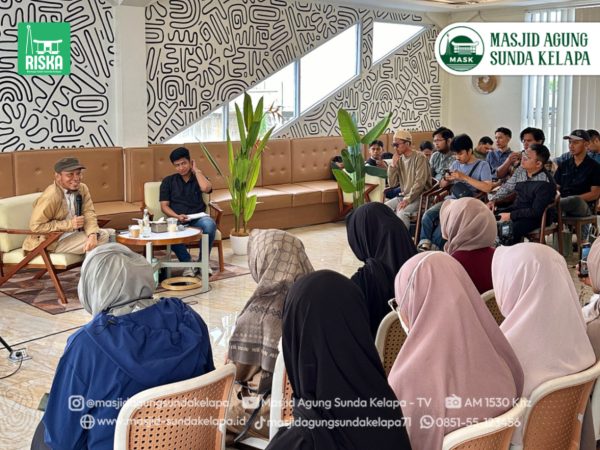 Menemukan Makna "Capek" Bersama Ustadz Salim A. Fillah dalam NGACA, Ngaji di Cafe Bareng RISKA Menemukan Makna "Capek" Bersama Ustadz Salim A. Fillah dalam NGACA, Ngaji di Cafe Bareng RISKA