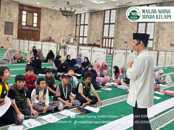 Kunjungan Gifian Edu Club ke Masjid Agung Sunda Kelapa: Mengenal Masjid sebagai Ruang Ibadah dan Edukasi Kunjungan Gifian Edu Club ke Masjid Agung Sunda Kelapa: Mengenal Masjid sebagai Ruang Ibadah dan Edukasi