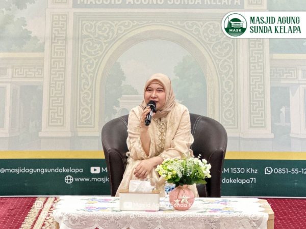 Belajar Biologi Cinta dan Reproduksi bersama dr. Anggia Melanie, Sp.OG. di Sesi V Kelas Pra Nikah Angkatan 3 Masjid Agung Sunda Kelapa Belajar Biologi Cinta dan Reproduksi bersama dr. Anggia Melanie, Sp.OG. di Sesi V Kelas Pra Nikah Angkatan 3 Masjid Agung Sunda Kelapa
