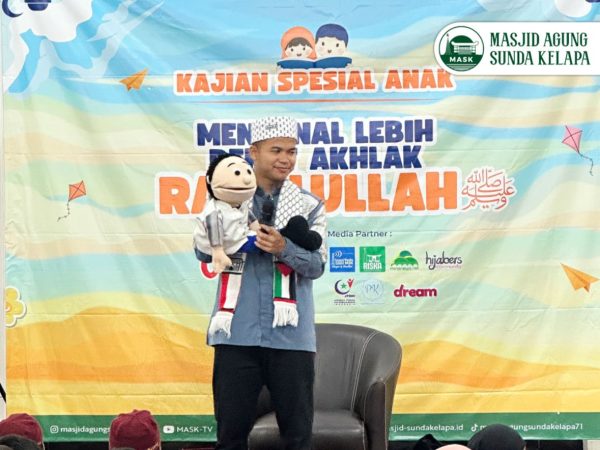 Kajian Spesial Anak Masjid Agung Sunda Kelapa: “Mengenal Lebih Baik Akhlak Rasulullah” Bersama Kak Barra Kajian Spesial Anak Masjid Agung Sunda Kelapa: “Mengenal Lebih Baik Akhlak Rasulullah” Bersama Kak Barra