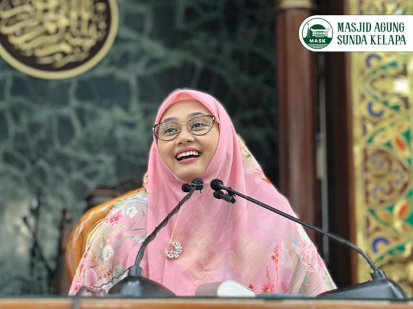 "Meneladani Kebijaksanaan Rasulullah dalam Perspektif Kepala Rumah Tangga” pada Kajian Muslimah Bersama Ustadzah Aini Aryani, Lc. "Meneladani Kebijaksanaan Rasulullah dalam Perspektif Kepala Rumah Tangga” pada Kajian Muslimah Bersama Ustadzah Aini Aryani, Lc.